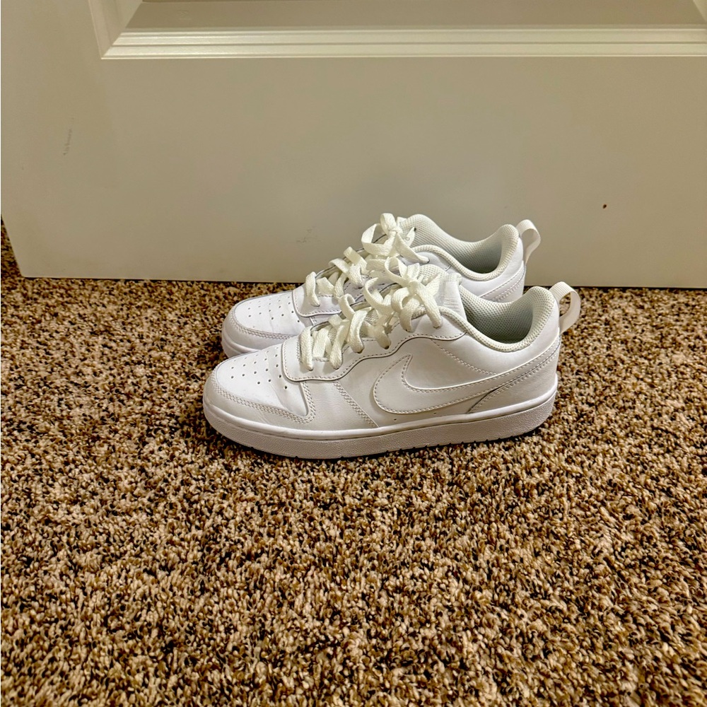 Nike tennis for young boy or Girl size Y5